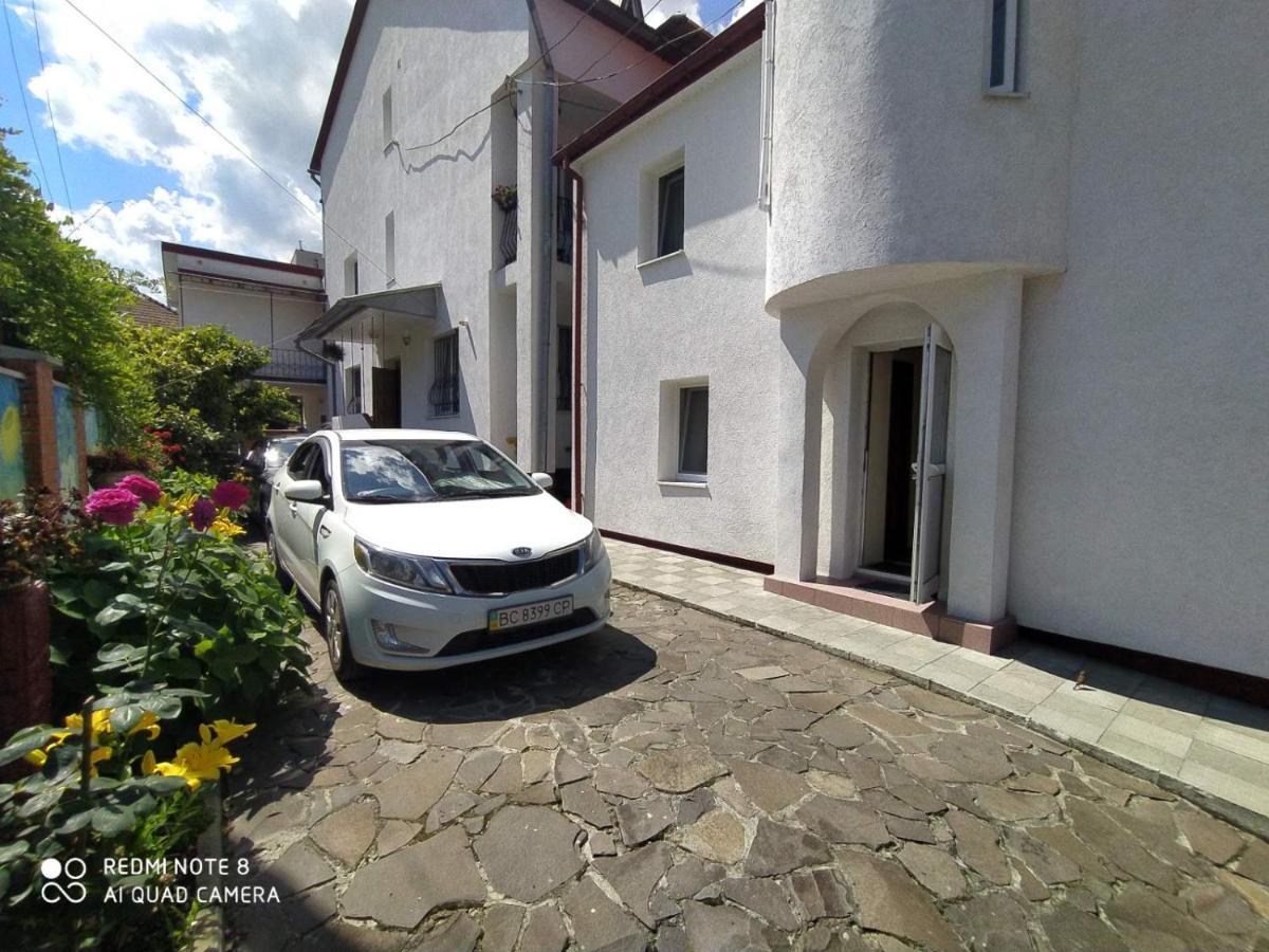 Sadyba Margaryta Truskavec' Esterno foto